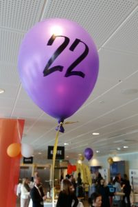Ingen kan vara nere med en ballong. 